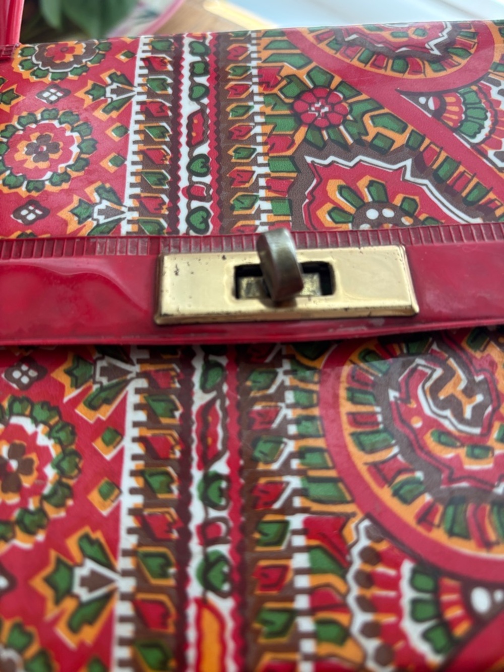 Vintage Red Paisley vinyl Case with Top Handle - Picture 10 of 17